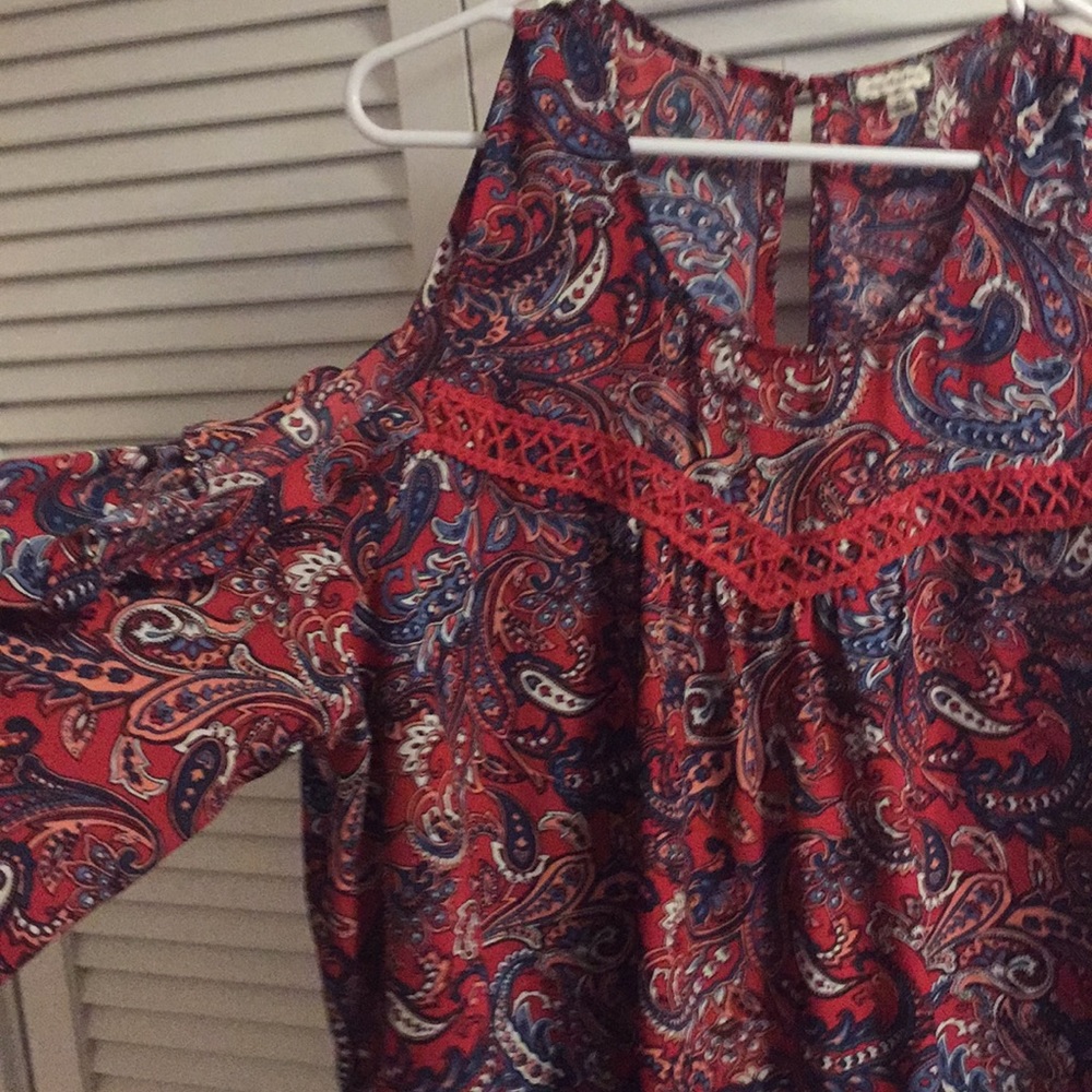 Cold shoulder top